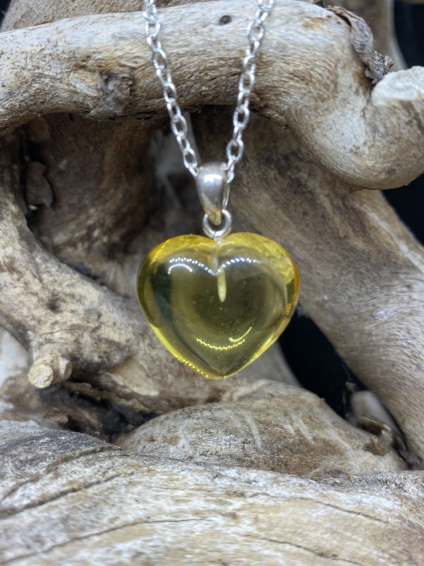 Ambre coeur pendentif