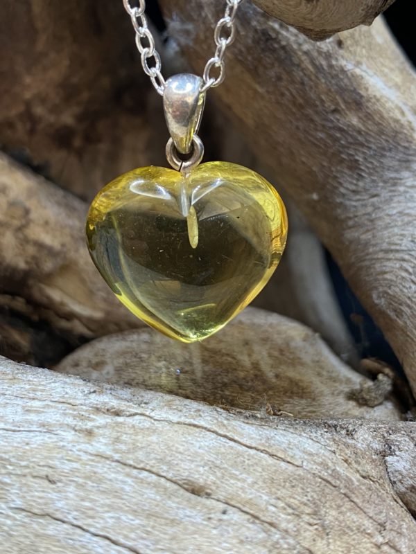 Ambre coeur pendentif